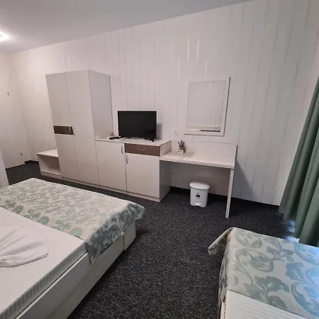 בית הארחה Yanevi רבדה