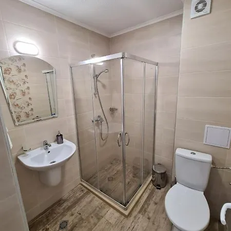 Yanevi בית הארחה 3*