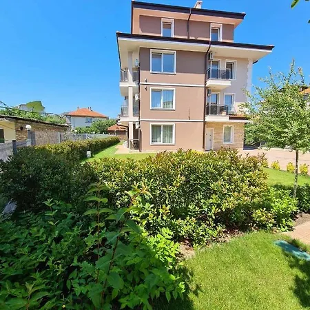 Yanevi בית הארחה