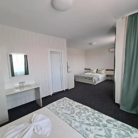 בית הארחה Yanevi רבדה