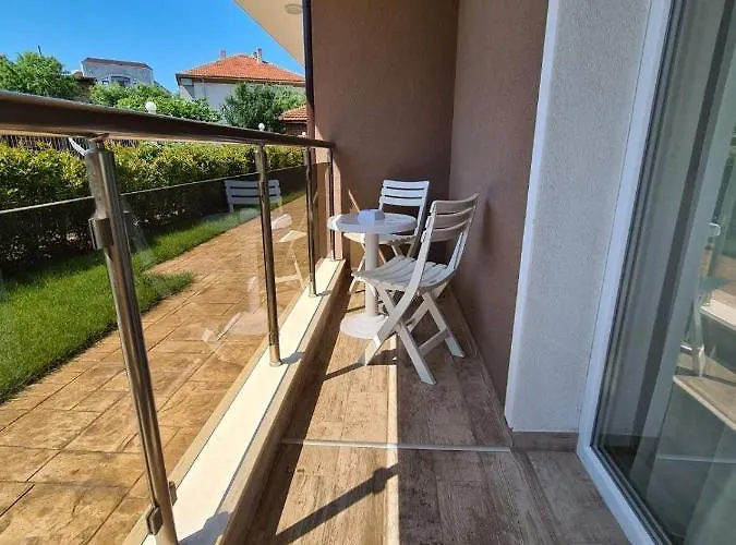 招待所 Yanevi 拉夫达